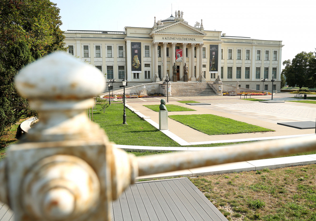 Szeged, Móra Ferenc Múzeum, múzeum, kultura, kiállítás, művészet, turizmus, látnivaló